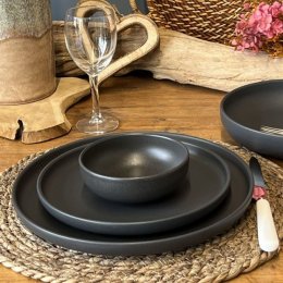 Location Assiette Calotte Noire Anna 22cm