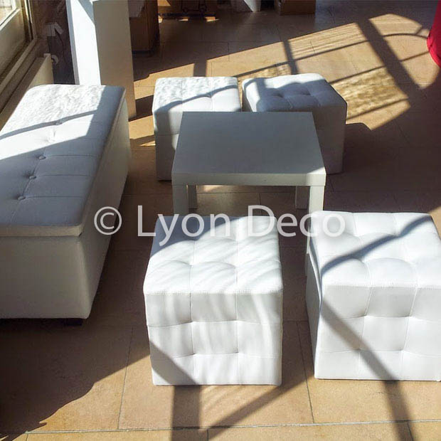 Location pouf capitonné