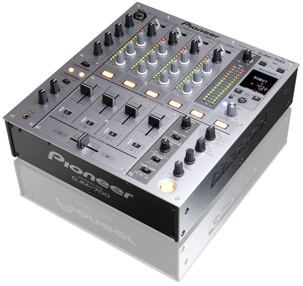 Table de mixage djm 700